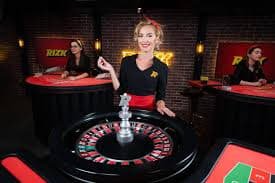 Pengguna menikmati variety hiburan digital dengan sports dan kasino di platform rupiatoto
